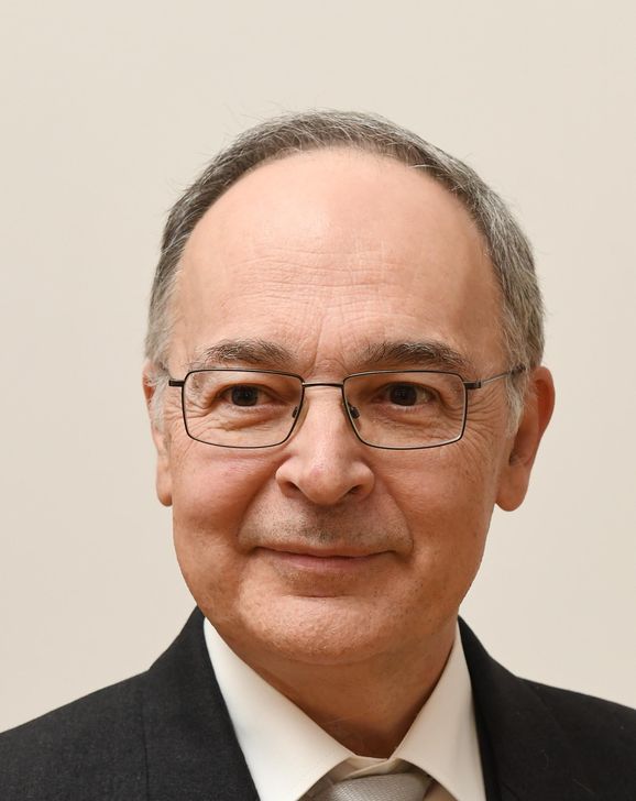 H.E. PASCUAL NAVARRO